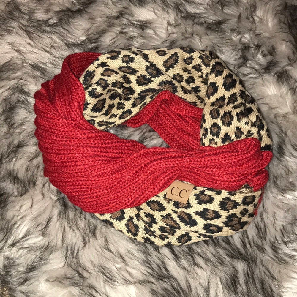 NWOT C.C Scarf